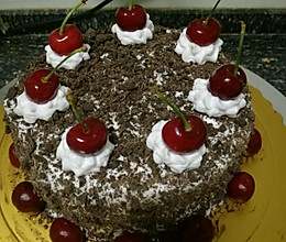 六寸樱桃巧克力蛋糕（装饰）的做法