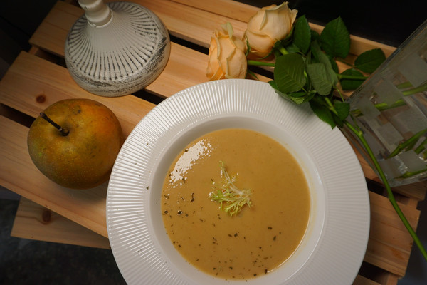 雪梨培根土豆浓汤-最适合夏天的超丝滑浓汤