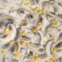 #摩其林美味CP#奶香蘑菇鸡肉黑椒意面的做法图解7