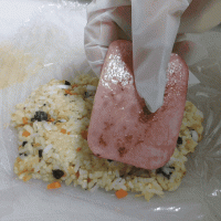 #天猫美味妙妙屋#剩米饭的花样吃法—芝士火腿饭团的做法图解11
