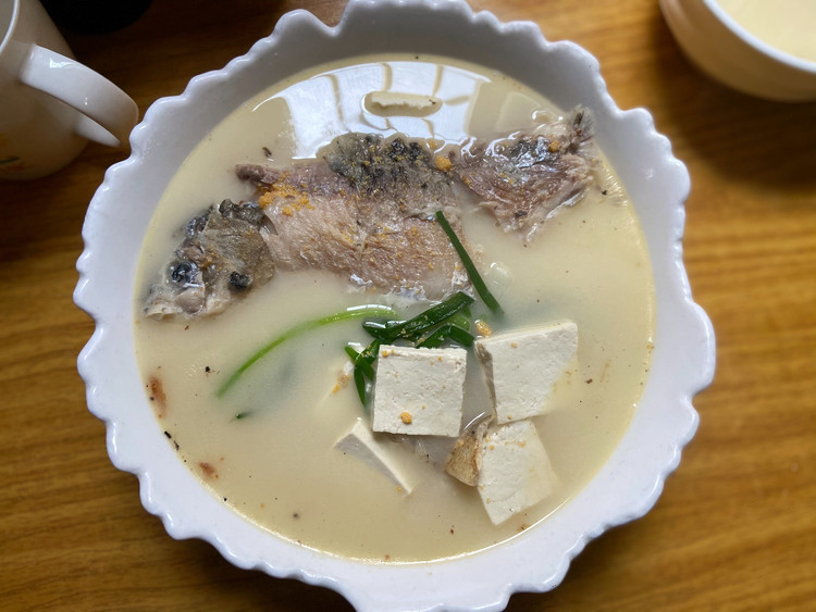 白鲫鱼汤的做法