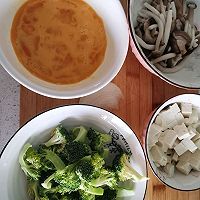奶白色的蘑菇汤的做法图解1