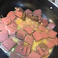 韭菜炒鸭血的做法图解3