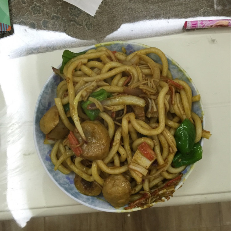 咖喱海鲜乌冬面的做法