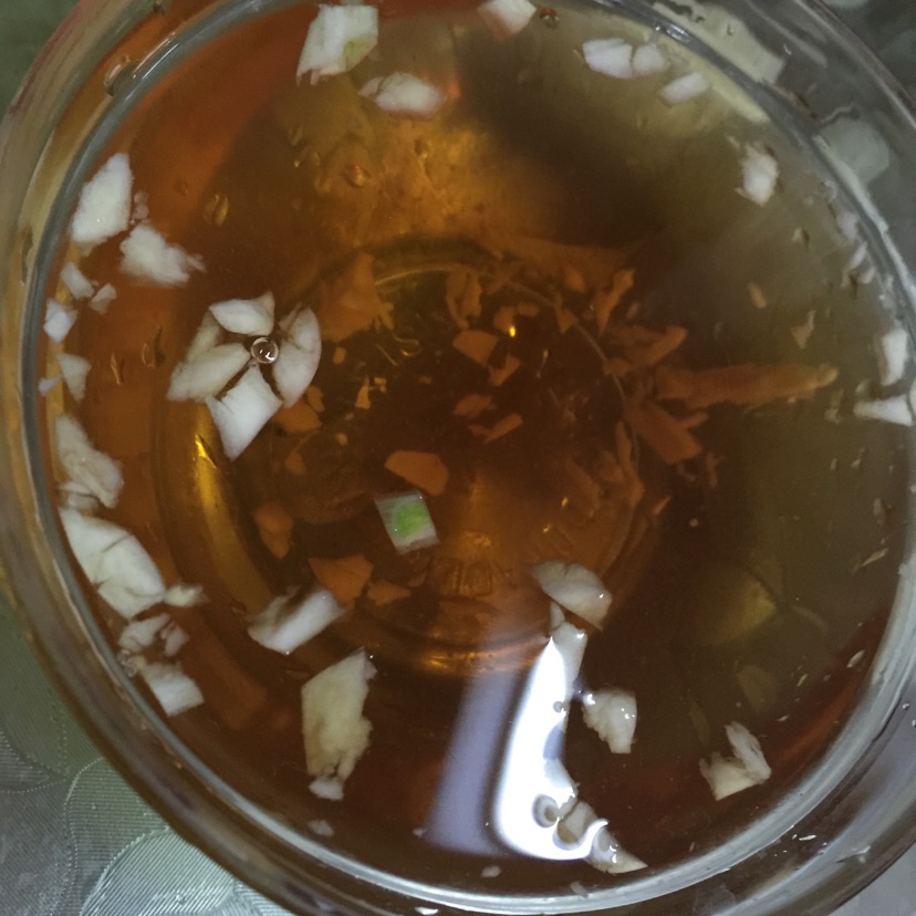 手撕甜酸活耳的做法图解1