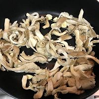吃点素：奶白菜炒平菇的做法图解4