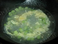 蚕豆米蛋花汤的做法图解3