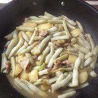 大锅菜芸豆炖土豆的做法图解5