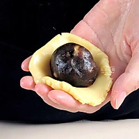核桃枣泥月饼的做法图解10
