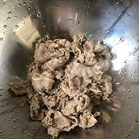 金针菇酸汤肥牛的做法图解6