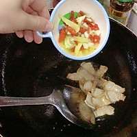酸辣白菜炒肉的做法图解4