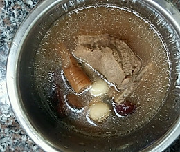 土茯苓莲子猪骨汤的做法