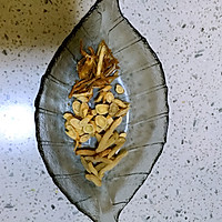 花胶乌鸡汤的做法图解2