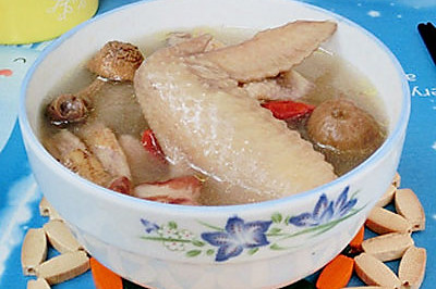 姬松茸黄芪鸡汤