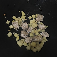 一人食*番茄土豆炖鸡翅的做法图解3