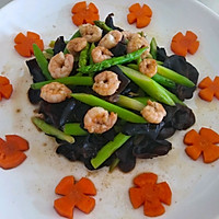芦笋、黑木耳、胡萝卜炒黑胡椒虾仁的做法图解14