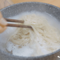 宝宝版葱油面【宝宝辅食】的做法图解3
