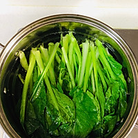 无油烟的白灼菜心的做法图解2