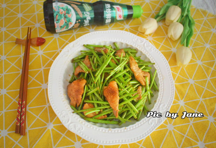 芦蒿炒肉片的做法
