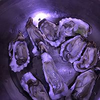 蒜蓉生蚝的做法图解1