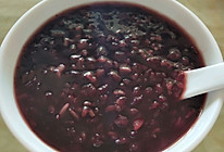 懒人福利——简单易做的黑糯米粥 还能补血益气的做法