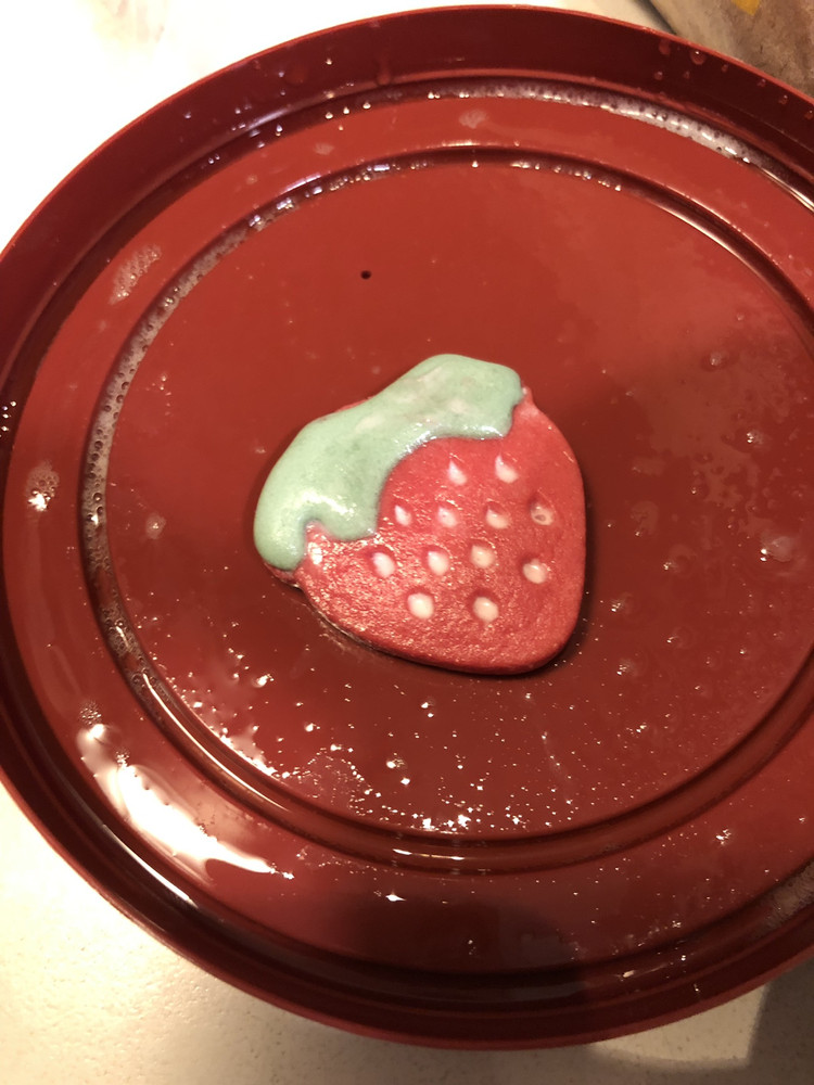 草莓奶茶的做法