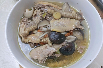 养生锅炖土鸭