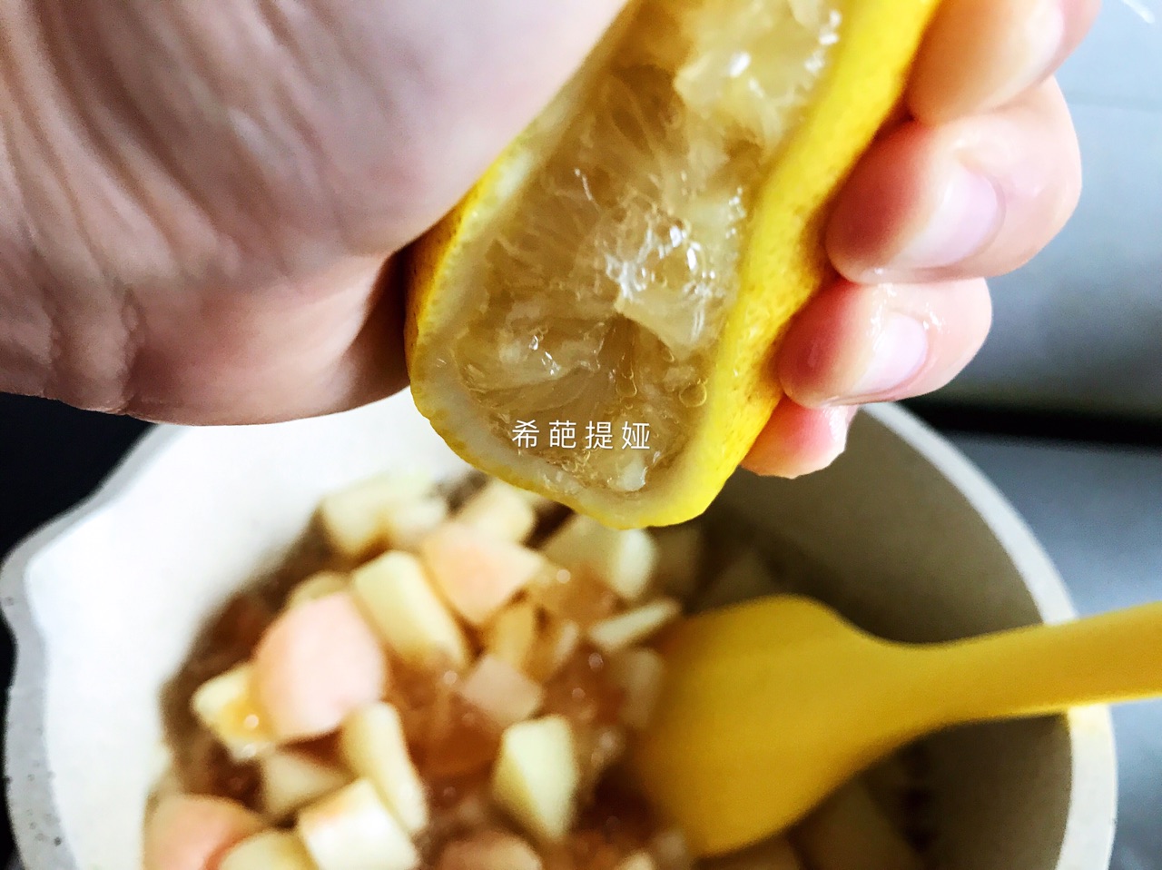 桃子果酱怎么做 桃子果酱的做法 希葩提娅 豆果美食