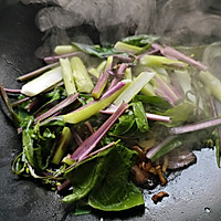 #鸡汁入家宴 感恩正当“食”#腊肉炒红菜苔，最地道的湖北菜的做法图解8