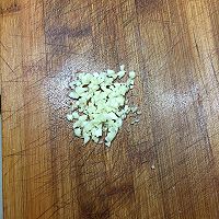 火腿肠炒豆苗的做法图解3