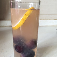 夏天冰凉清新的柠檬葡萄苏打水的做法图解6