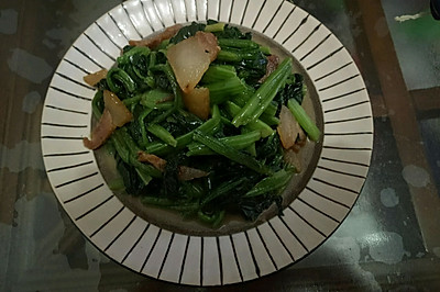 腊肉炒菠菜