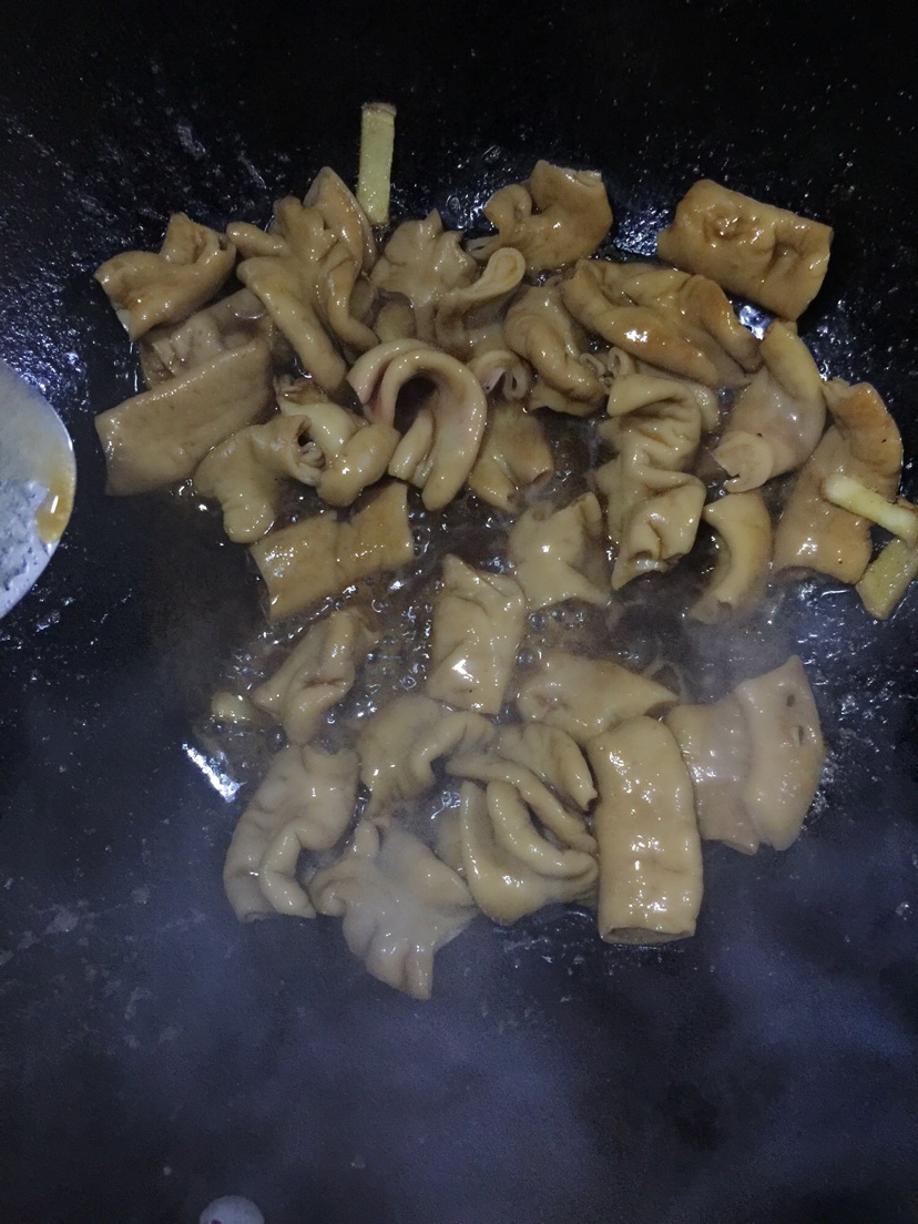 尖椒炒大肠的做法图解2