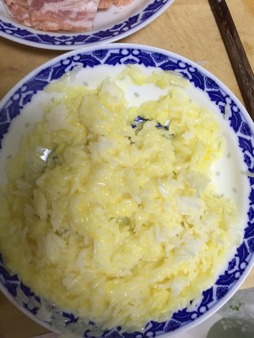 培根芝士炒饭的做法图解1