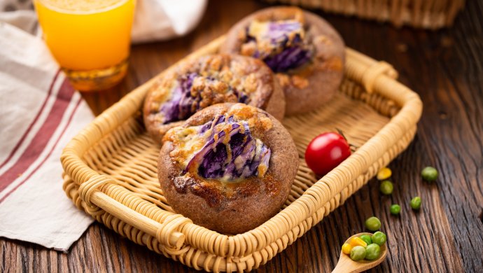 紫甘蓝生火腿酥饼