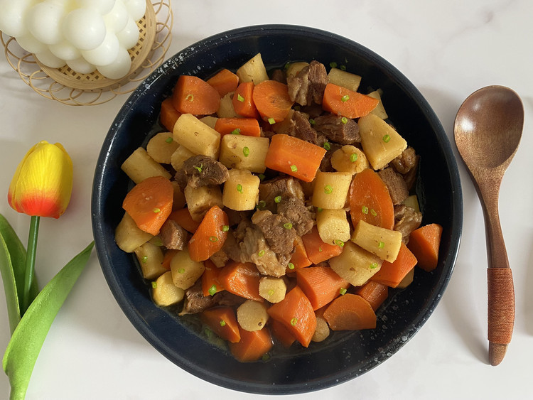胡萝卜山药炖羊肉的做法