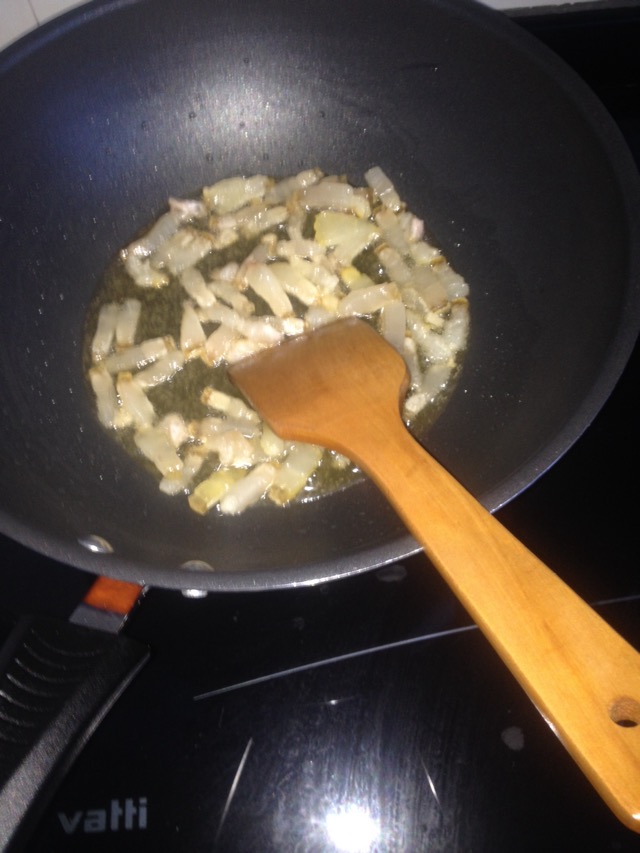 咸肉香菇蚕豆饭的做法图解4