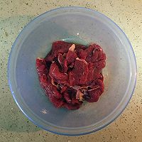 水煮牛肉的做法图解1