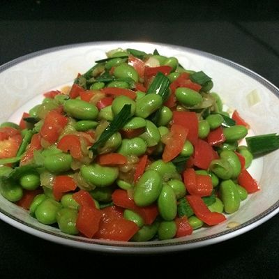 红辣椒炒毛豆