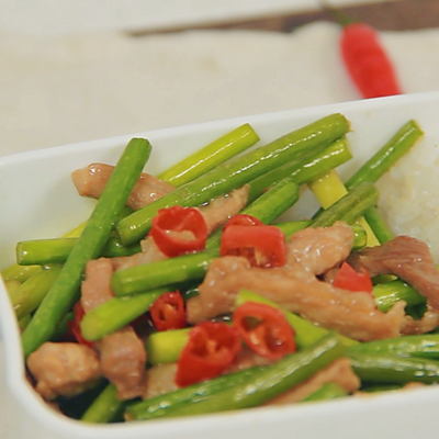 独家 | 蒜台炒肉便当，肉丝滑嫩的秘诀！