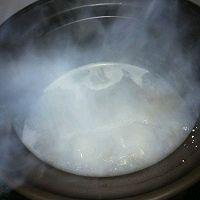 砂锅鱼腥草排骨汤的做法图解2