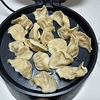 猪肉白菜煎饺的做法图解3