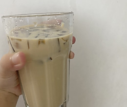 黑钻奶茶的做法