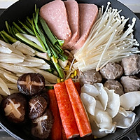 #暖冬酱在手，嗨吃部队锅#一学就会❗️韩式部队火锅懒人版～的做法图解7