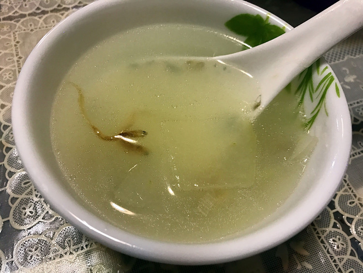 冬瓜银鱼汤的做法