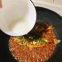 柱候红烧黄花鱼的做法图解5