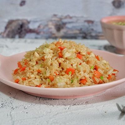 鸡肉胡萝卜炒饭