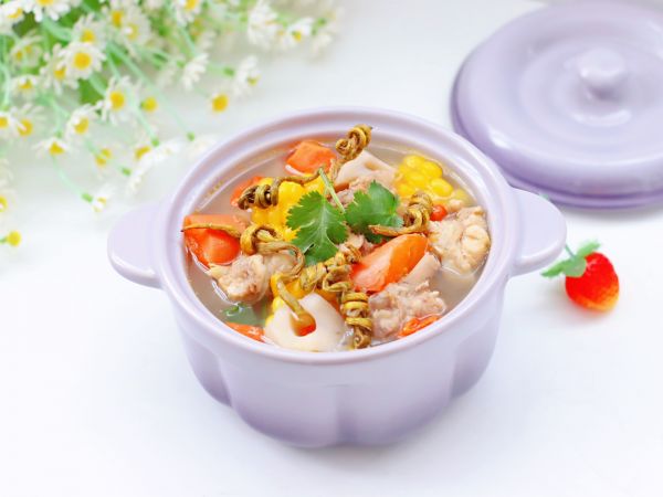 石斛莲藕玉米鸡汤