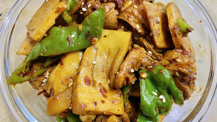 【冬笋三黄鸡】