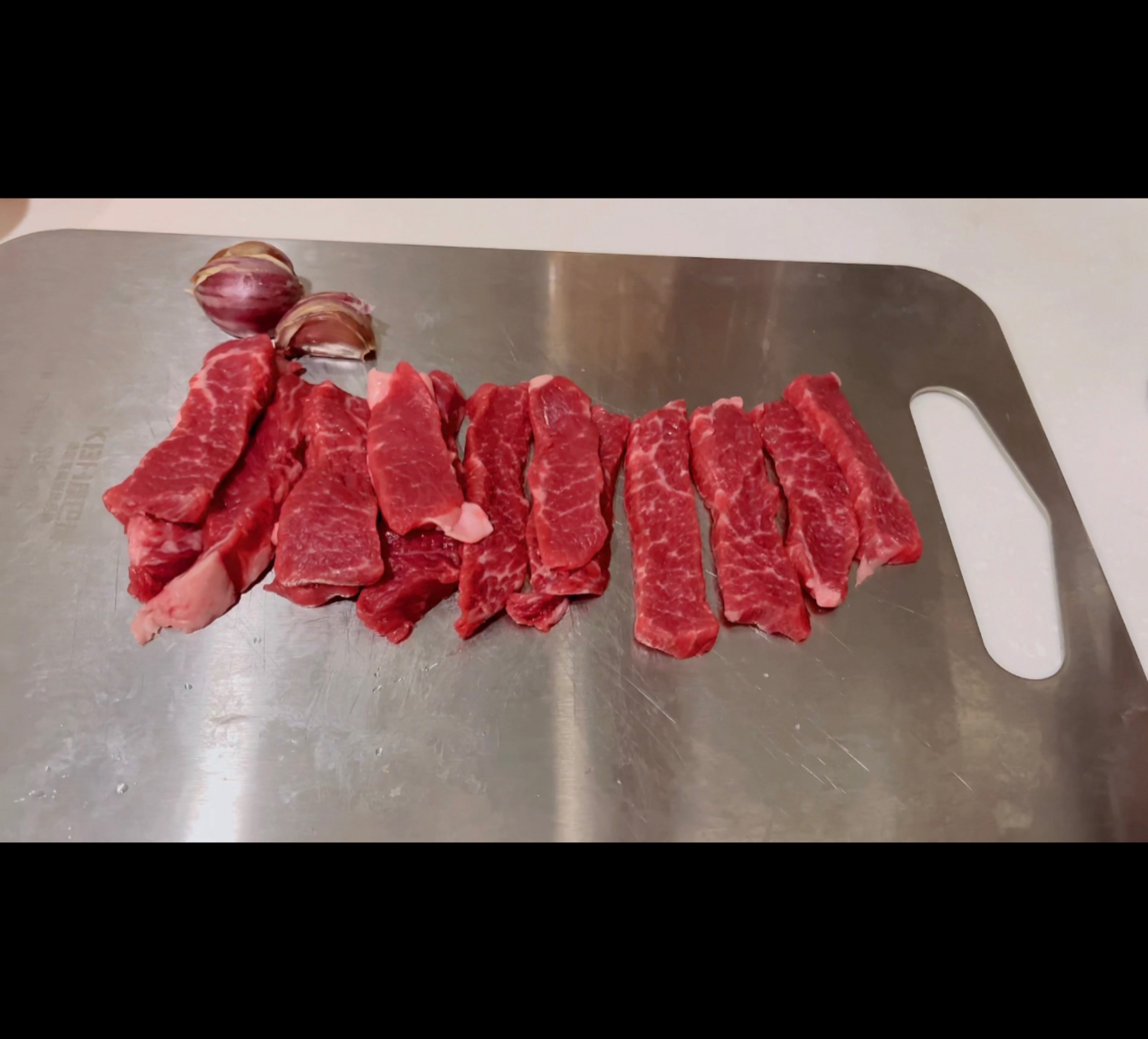 分享一个冻牛肩肉做法，会让你有奇妙的味觉体验，还会多吃几碗饭 | 说明书网